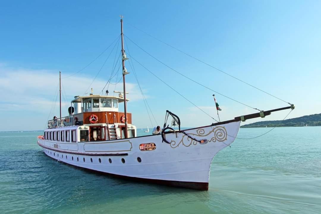 Balaton Wellness Apartman Шиофок Экстерьер фото